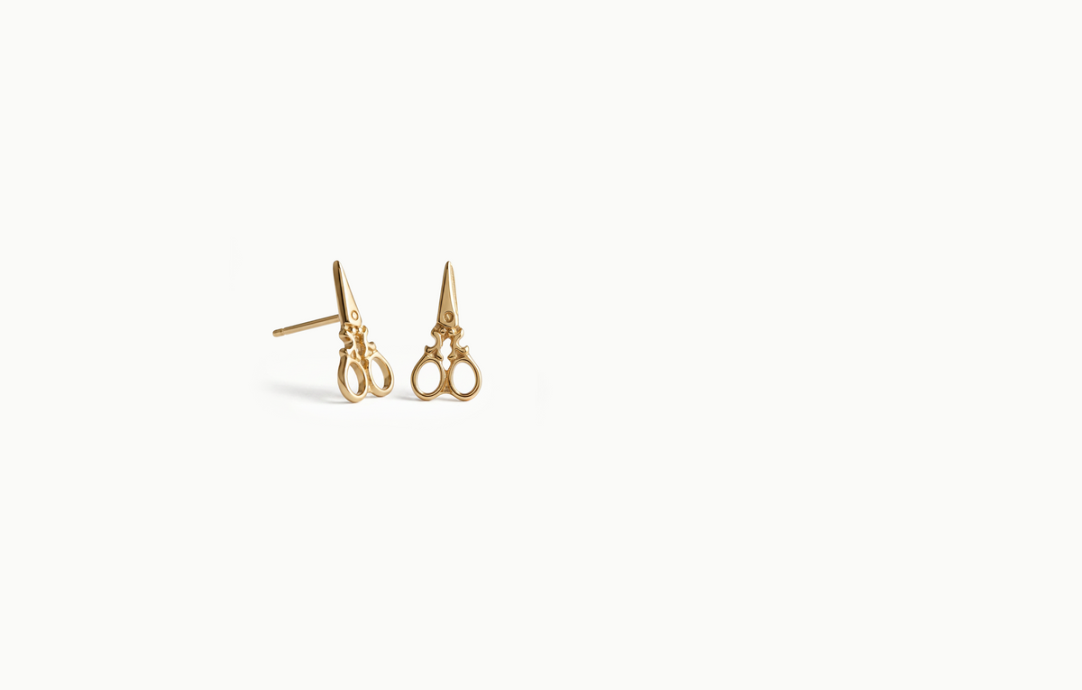 Gold vintage scissors stud earrings