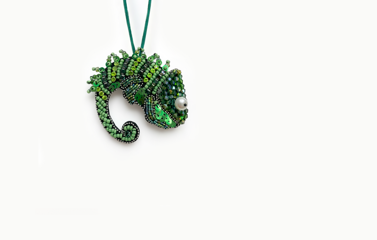 Green beaded and sequined chameleon bag charm